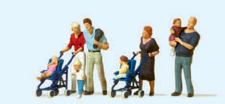 Eltern mit Kindern. Kinderwagen