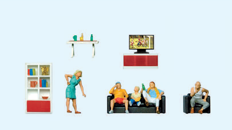 Familie beim Fernsehen. Wohnzimmereinrichtung