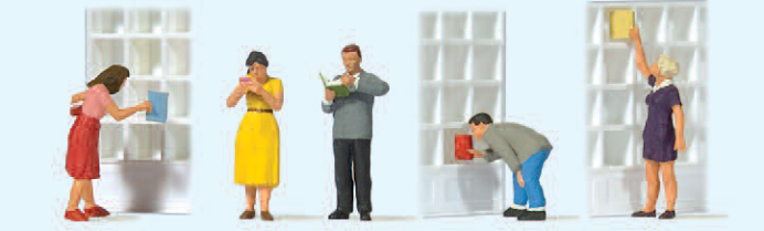 In der Buchhandlung (ohne Regale)