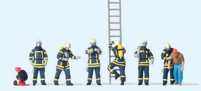 Feuerwehrmänner in moderner Einsatzkleidung. Uniformfarbe blau. Atemschutzgeräteträger