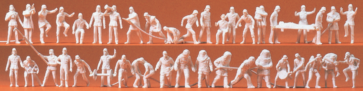 Feuerwehrmänner. 42 unbemalte Miniaturfiguren. Mit Zubehör. Bausatz