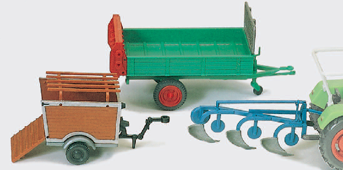Anbaupflug. Dungstreuer. Angänger Schweinetransport. Fertigmodelle
