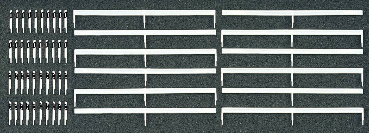 Leitpfosten und Schutzplanken. 52 Bauelemente. Bausatz