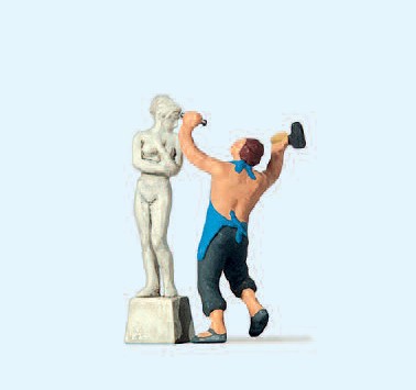 Bildhauer mit Skulptur