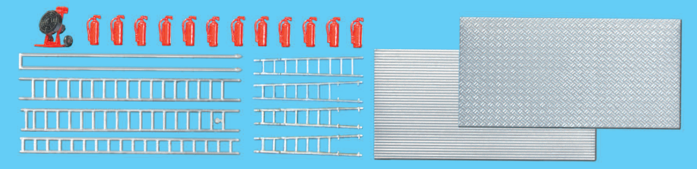 Überdrucklüfter, Feuerlöscher, Leitern, Riffelblechplatten. Bausatz