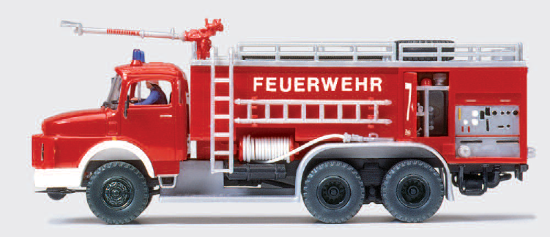 Flugplatz-Tanklöschfahrzeug FTLF 8000. Mercedes-Benz LAK 2624. Aufbau METZ. Flughafen Berlin-Gatow. Bausatz