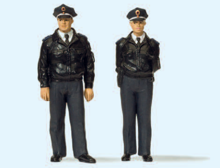 Polizisten stehend. Blaue Uniform. BRD