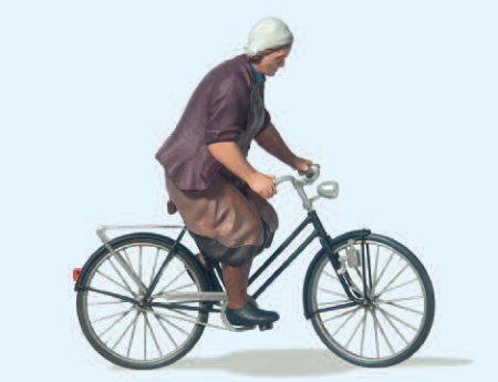 Bäuerin auf Fahrrad