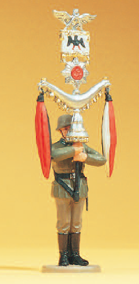 Schellenbaumträger stehend