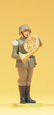 Musiker stehend, mit Waldhorn