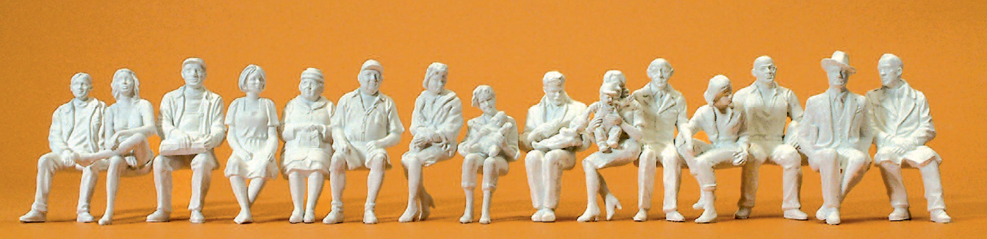 Sitzende Reisende. 15 unbemalte Miniaturfiguren. Bausatz