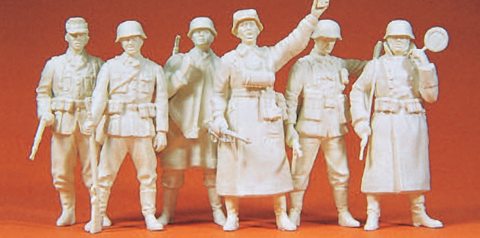 Wachposten. Feldgendarmen. Deutsches Reich 1939-45. 6 unbemalte Miniaturfiguren. Zubehör. Bausatz