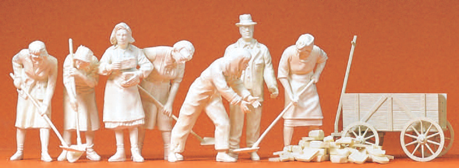 Trümmerfrauen. 7 unbemalte Miniaturfiguren. Zubehör. Bausatz