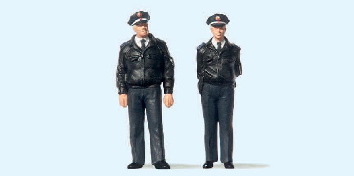 Polizisten stehend. Blaue Uniform. BRD