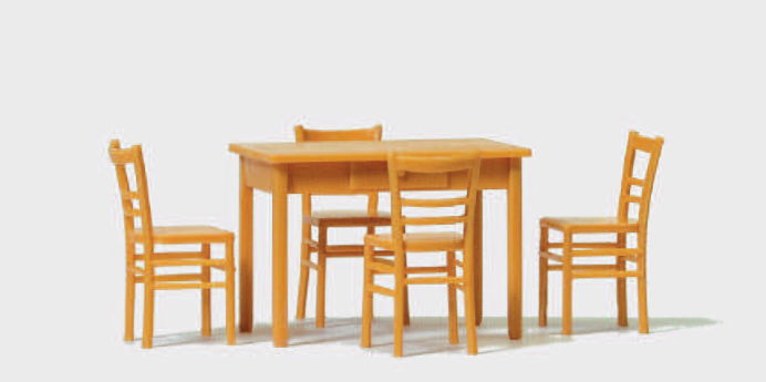 Tische, 4 Stühle. Materialfarbe holzfarben. Bausatz