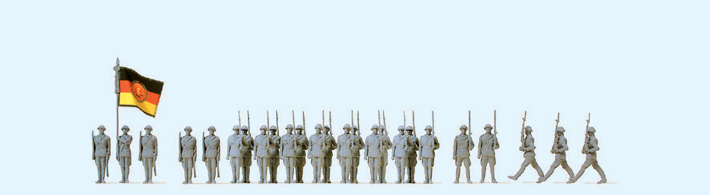 Wachaufzug der NVA. Deutsche Demokratische Republik. 25 unbemalte Miniaturfiguren. Bausatz