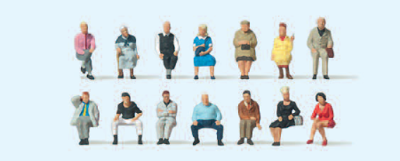 Sitzende Reisende. 14 Miniaturfiguren